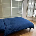 Spacious Flat In Notting Hill