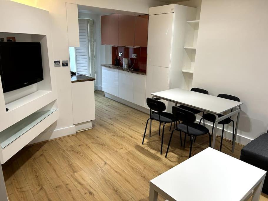Spacious Flat In Notting Hill *
